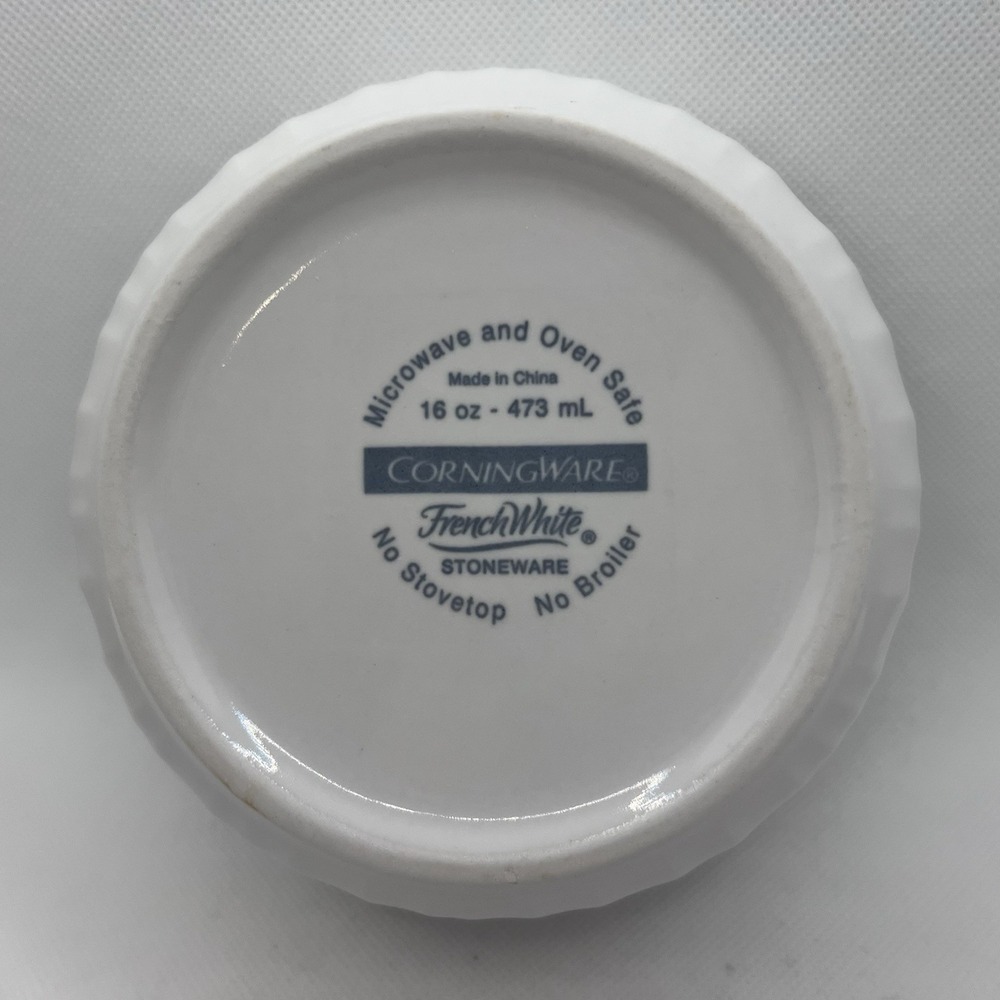 CorningWare French White 16 oz Round Casserole Dish w/ Plastic Storage Lid - Picture 6 of 6
